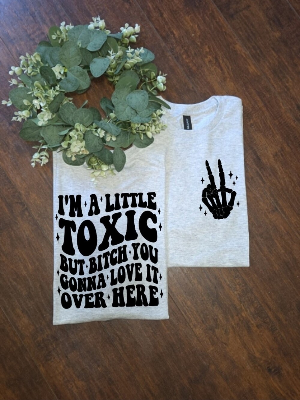 Women's Light Gray 'Im A Little Toxic' Graphic Short Sleeve Tee